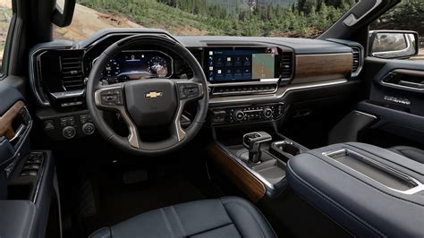 Here's the new 2022 Chevy Silverado interior. It's so much better ...