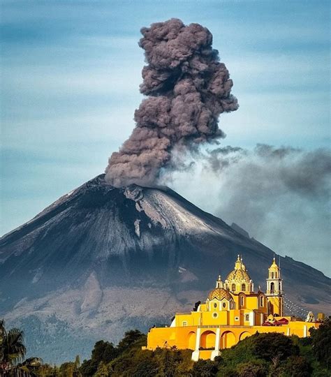 ITAP of a smoking volcano in Puebla, Mexico (sept 29, 2018) : r ...