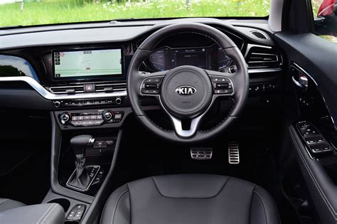 Kia Niro interior & comfort | DrivingElectric