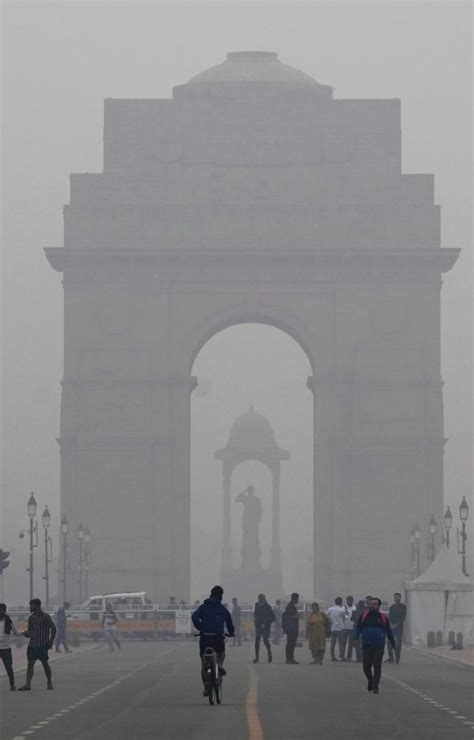 Delhi battles with toxic air pollution