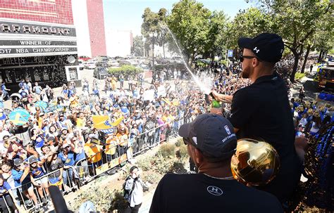 2017 Warriors Championship Parade and Rally | NBA.com