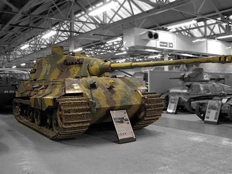 File:Bovington Tiger II grey bg.jpg - Wikipedia