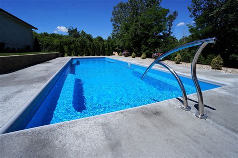 Canandaigua Swimming Pool Installation: In Ground & Fiberglass