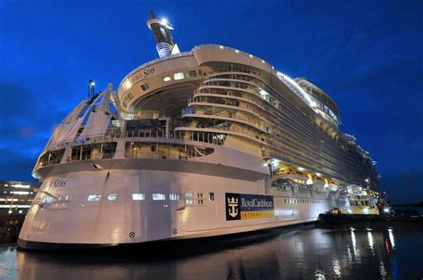 Amazing World: Oasis Of The Seas - The Largest Luxury Cruise Ship in ...