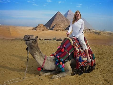 Camel Ride Around the Pyramids, Egypt - Round the World in 30 Days ...