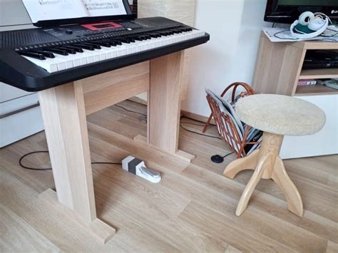 Wooden keyboard stands you can easily make at home