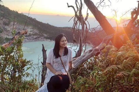 Sunrise Trekking At Sunan Ibu Kawah Putih