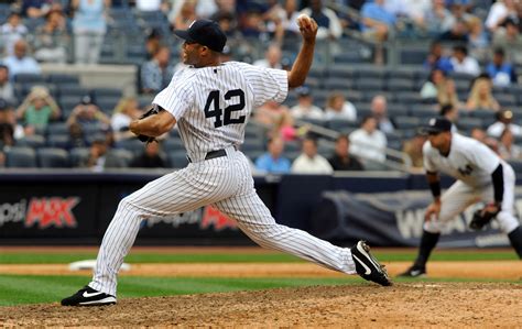 Mariano Rivera Wearing Jackie Robinson’s 42 to the End - The New York Times