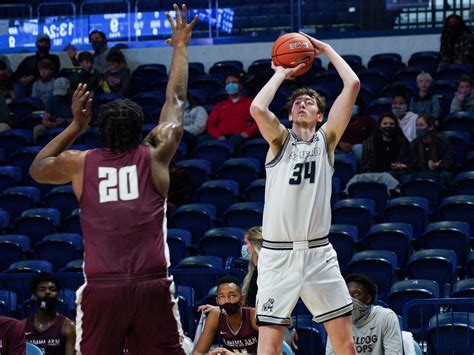 Samford basketball off to fast start under Bucky McMillan - Sports ...