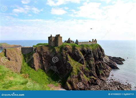 Scenic Ruins of Dunnottar Castle Stock Photo - Image of history ...