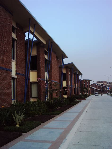 ARCHITECTURE STUDENT'S CORNER: VIDYAGYAN SCHOOL