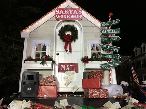 Santa's workshop float for Christmas parade #Christmas #parade ...