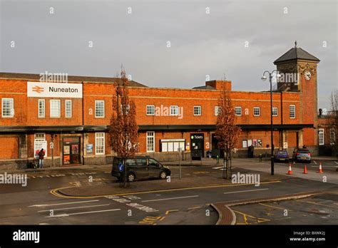 Nuneaton Railway station, Warwickshire, England Stock Photo - Alamy