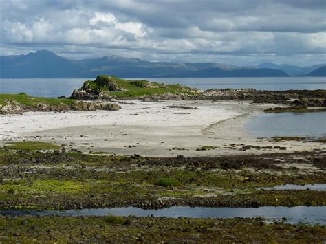 Exploring the Isle of Eigg, Inner Hebrides - A family day out