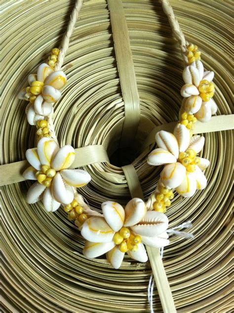 YELLOW MONGO/COWRY Shell Necklace - Etsy