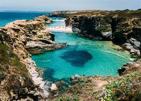 Porto Côvo: falésias, descanso e um pessegueiro na ilha