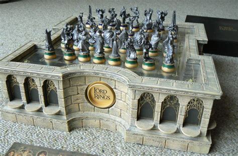 The Lord of the Rings Chess Set | Tableros de ajedrez, Ajedrez, Juego ...