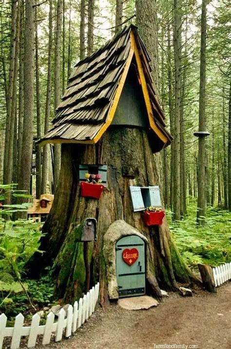 41+ Creative Wood Log and Tree Stump Decorating Ideas | Fairy garden ...