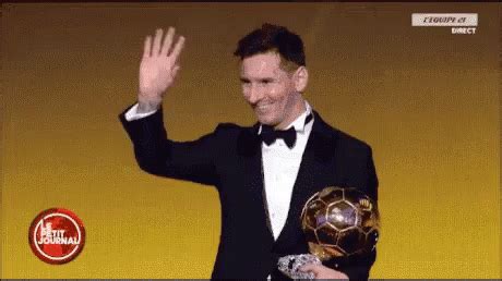 Messi Cristiano Ronaldo GIF - Messi CristianoRonaldo Hi - Discover ...