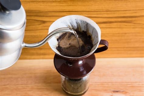 10 Mouth-Watering Benefits of the Pour Over Coffee Method