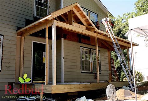 Gable roof with porch - kobo building