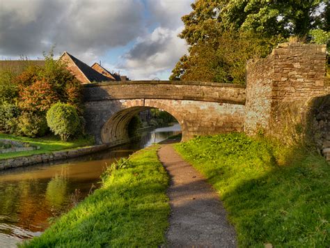 Macclesfield Canal, Bridge#39 (Holland's... © David Dixon cc-by-sa/2.0 ...