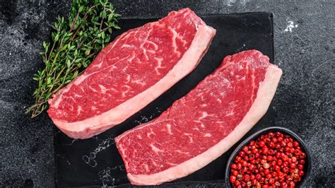 Cuts of Steak: The Fattiest & Leanest Options | Men's Journal - Men's ...