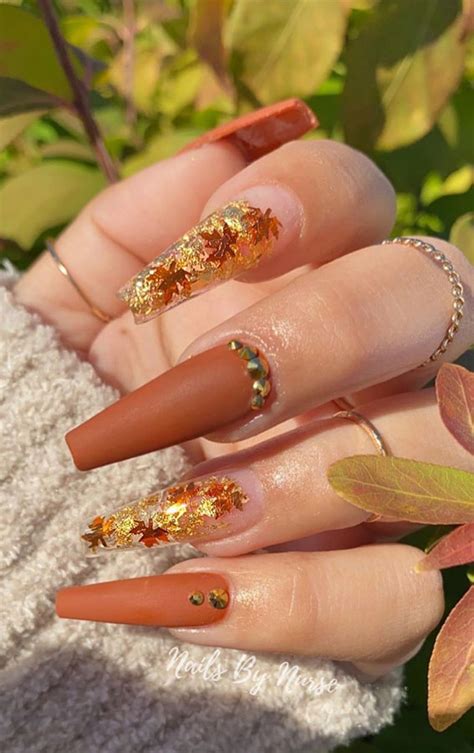 40 Beautiful Nail Design Ideas To Wear In Fall : Trendy brown pumpkin