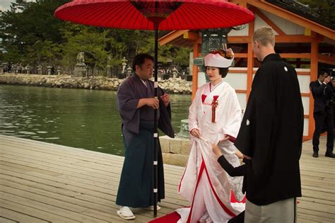 A Traditional Japanese Wedding in Miyajima