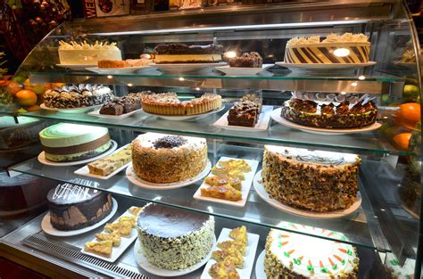 Cake Bakery Shop Near Me - Louis Dempsey Bruidstaart