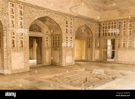 Inside the Red Fort, Agra, Rajasthan, India Stock Photo - Alamy