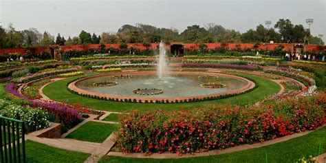 Famous Parks & Gardens in Delhi