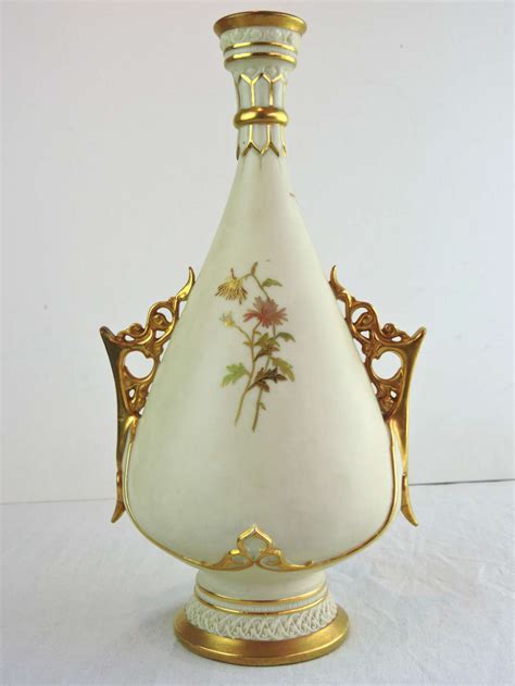 Royal Worcester Porcelain Vase with Chrysanthemums, dated 1889 ...