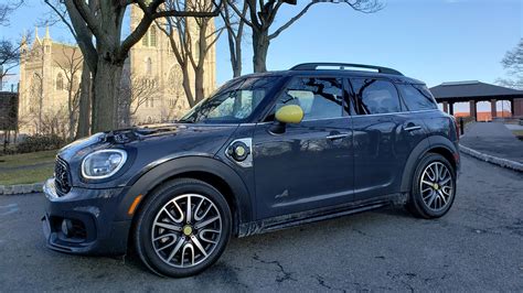 The Mini Countryman Plug-In Hybrid Is Quirky Fun but Lacks Purpose