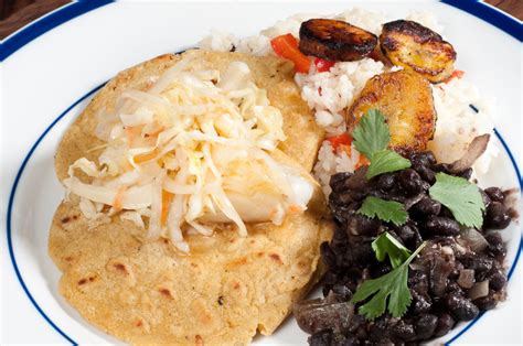 Pupusas De Queso - Salvadoran Cheese-Filled Tortillas - Recipe ...