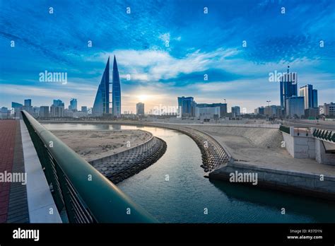 Bahrain skyline hi-res stock photography and images - Alamy