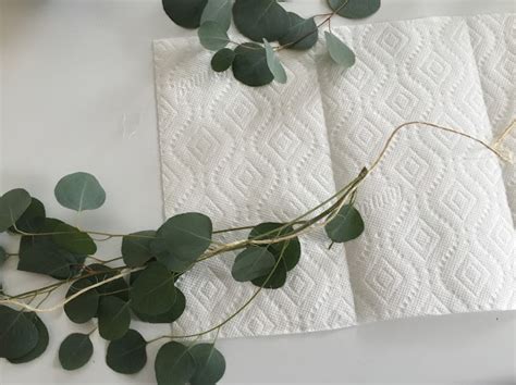 Avery Street Design Blog: DIY Eucalyptus Garland