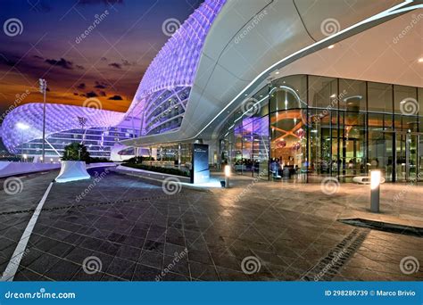 W Abu Dhabi Yas Island Luxury Hotel Editorial Stock Image - Image of ...