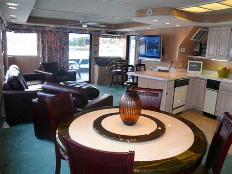 Luxury Houseboat Interiors | luxury.houseboat_laketravis | Yachts/Boat ...