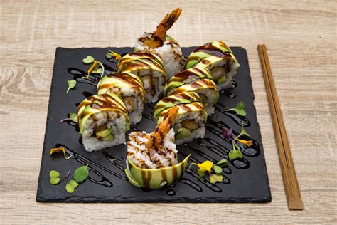 Total 83+ imagen dragon roll sushi roll - Viaterra.mx