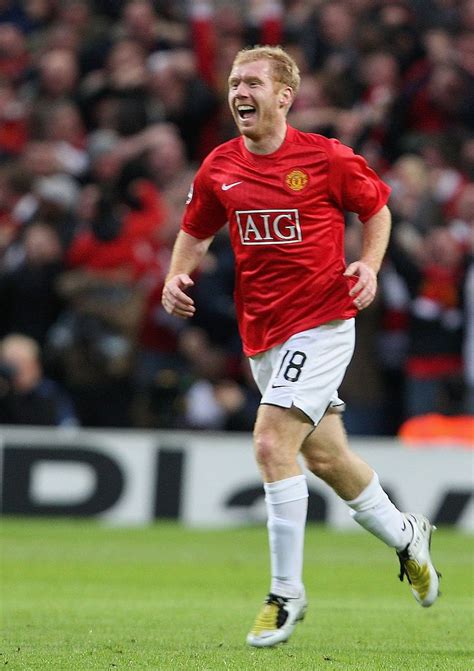 MANCHESTER, ENGLAND - APRIL 29: Paul Scholes of Manchester United ...