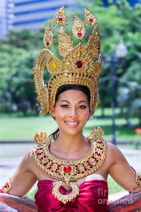 Thai National Dress Female | ubicaciondepersonas.cdmx.gob.mx