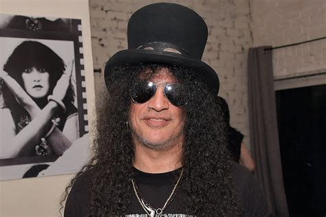 Slash > Loudwire