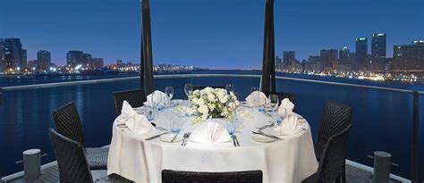 Which Dinner Cruise to Choose in Dubai? The 5 Best Dinner Cruises Reviewed.