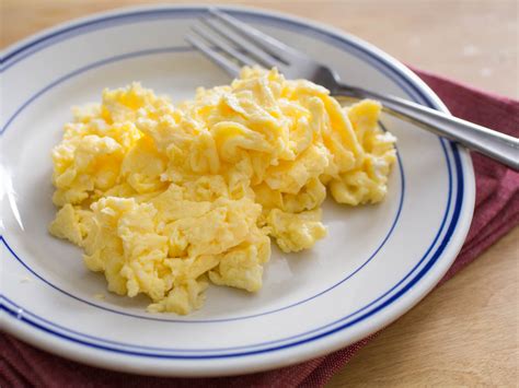 Fluffy Scrambled Eggs - Food For Groups