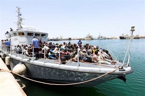 Libyan Coast Guard rescues 184 illegal immigrants off western coast ...