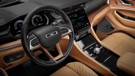 2024 Jeep Grand Cherokee 4xe Interior - Power Speeds