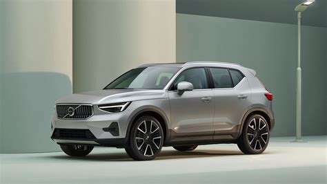 Preview: 2023 Volvo XC40 arrives with new look, fully electrified ...