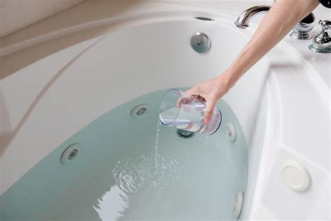 The Ultimate Guide to Jacuzzi Tubs - Trump Plaza