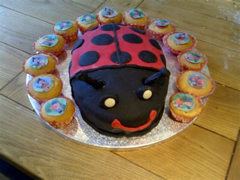 Making It As Mum: Ben and Holly's Little kingdom, Gaston birthday cake ...